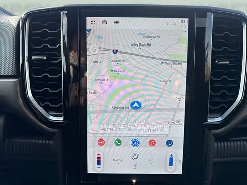 Used 2025 Ford Ranger XLT w/ Trailer Tow Package image 18