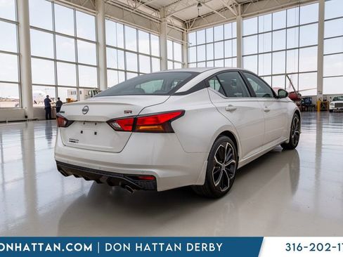 Used 2024 Nissan Altima 2.5 SR FWD image 30