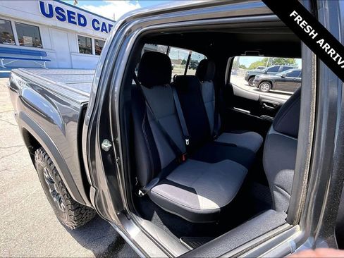 Used 2020 Toyota Tacoma TRD Off-Road AWD/4WD image 26