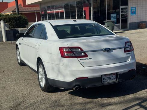 Used 2015 Ford Taurus SE FWD image 8