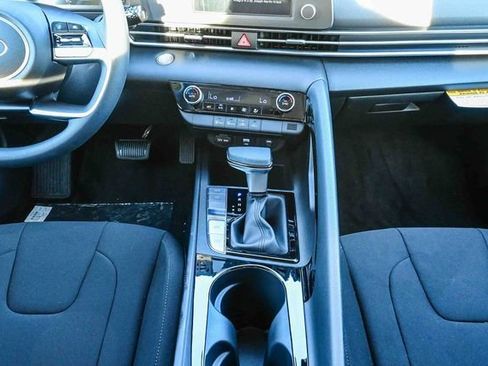 Certified 2026 Hyundai Elantra Hybrid FWD image 16