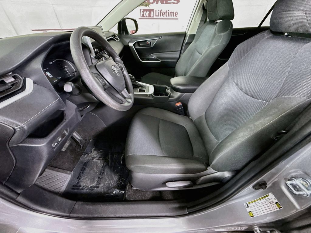 Certified 2025 Toyota RAV4 LE AWD/4WD image 25