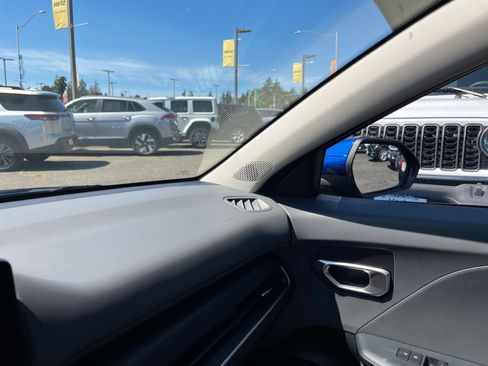 Used 2025 Kia K4 FWD image 36