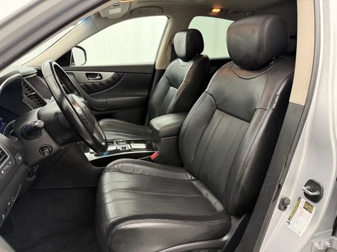 Used 2017 INFINITI QX70 AWD w/ Premium Package image 10