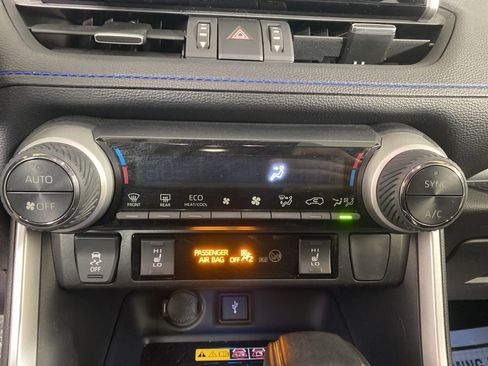 Used 2022 Toyota RAV4 XSE image 18