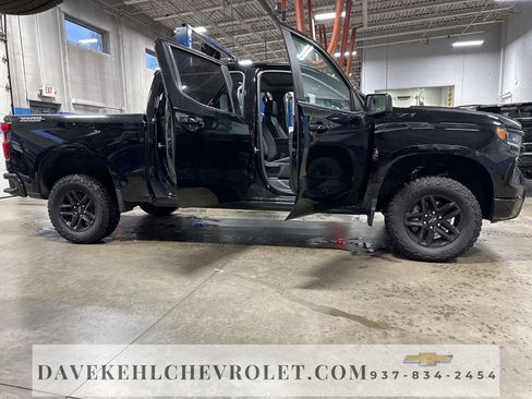 Used 2025 Chevrolet Silverado 1500 LT Trail Boss w/ LT Trail Boss Premium Package image 32