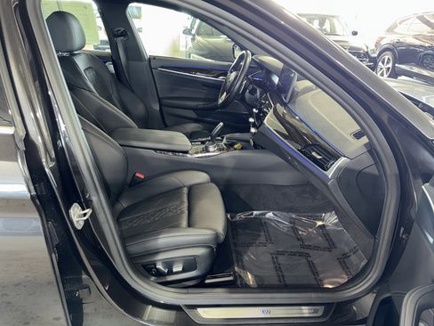 Used 2021 BMW 540i w/ Premium Package image 10