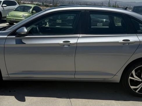 Used 2026 Volkswagen Jetta SEL FWD image 6