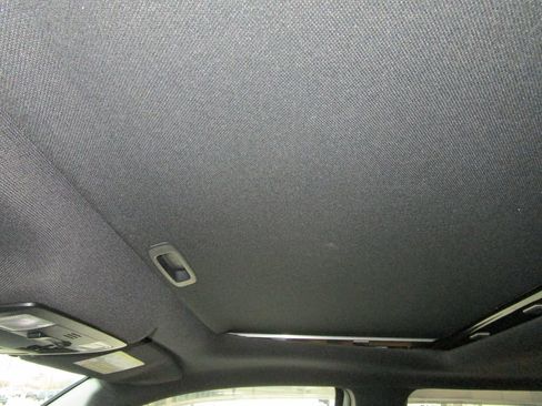 Used 2017 Toyota Tacoma Limited image 43