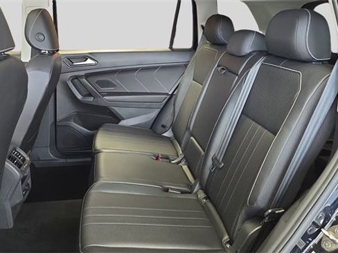 Used 2022 Volkswagen Tiguan SE image 15