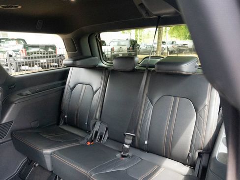 Used 2024 Ford Expedition Platinum RWD image 23