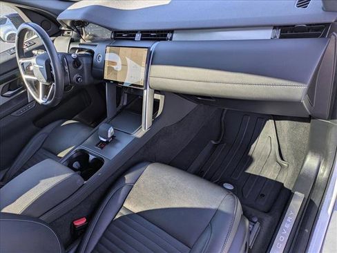 Used 2024 Land Rover Discovery Sport Dynamic SE image 23