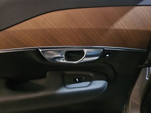 Certified 2023 Volvo XC90 B6 Plus image 15