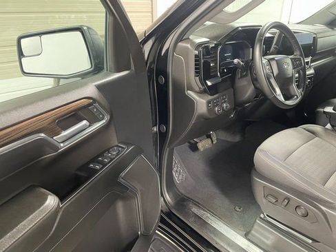 Used 2024 Chevrolet Silverado 1500 RST AWD/4WD image 10