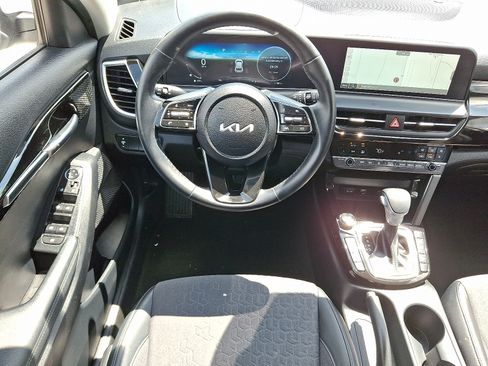 Used 2024 Kia Seltos S AWD/4WD image 11