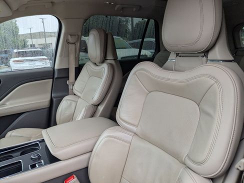 Used 2023 Lincoln Aviator Reserve w/ Equipment Group 201A AWD/4WD image 11