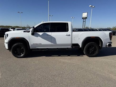 Used 2024 GMC Sierra 2500 AT4 w/ AT4 Preferred Package image 5