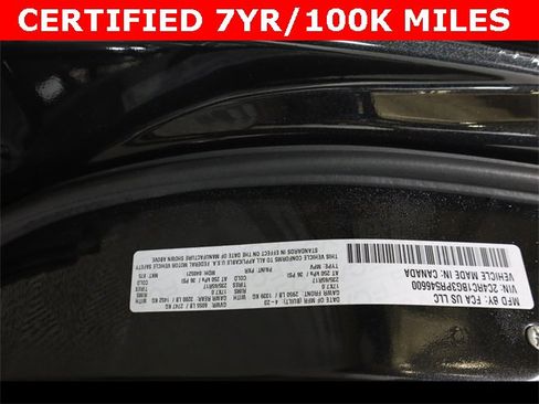 Used 2023 Chrysler Pacifica Touring-L image 27