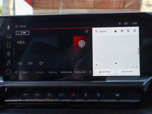 Used 2023 GMC Sierra 1500 SLT w/ SLT Premium Package AWD/4WD image 34