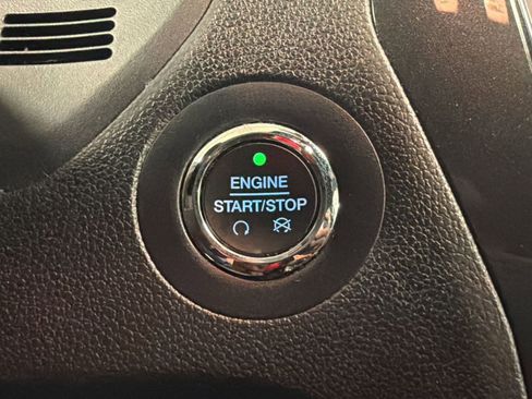Used 2018 Ford Explorer XLT FWD image 27