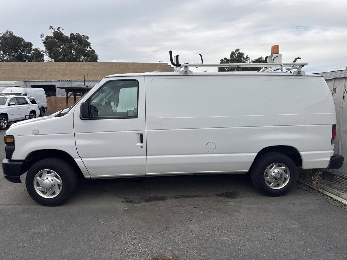 Used 2013 Ford E-150 and Econoline 150 RWD image 4