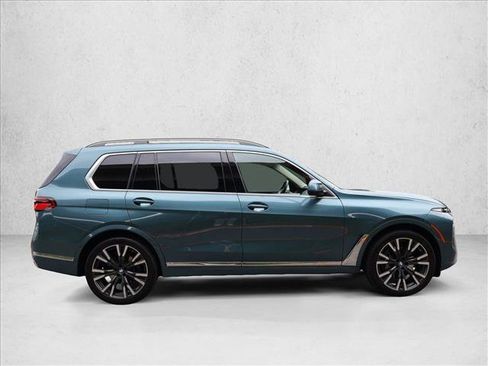 Used 2023 BMW X7 xDrive40i w/ Premium Package AWD/4WD image 5