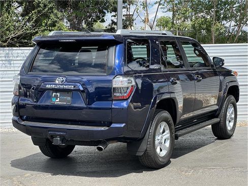 Used 2016 Toyota 4Runner SR5 AWD/4WD image 10