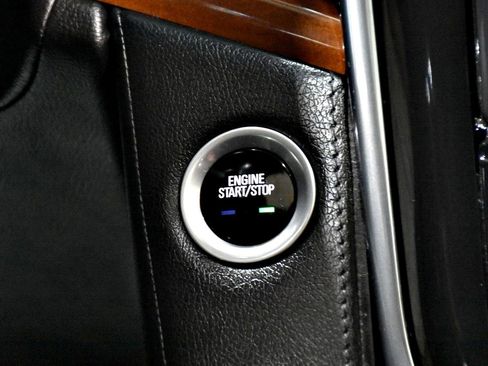 Used 2016 Cadillac Escalade ESV Luxury image 15