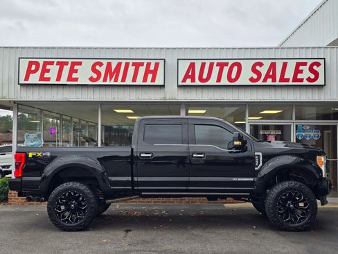 Used 2017 Ford F250 Platinum w/ Platinum Ultimate Package image 2