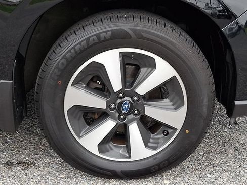 Used 2017 Subaru Forester 2.5i Limited AWD/4WD image 6