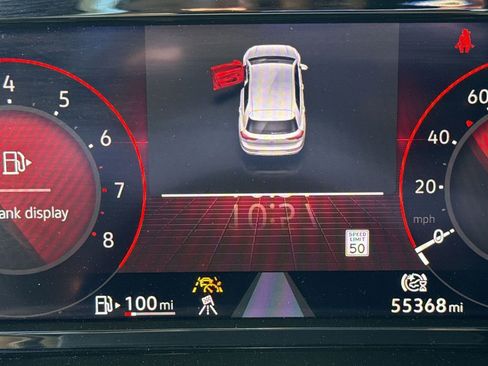 Used 2022 Volkswagen GTI SE FWD image 10