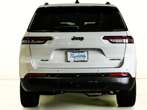 Used 2023 Jeep Grand Cherokee L Limited w/ Black Appearance Package AWD/4WD image 8