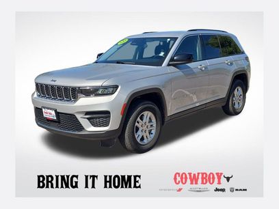 Used 2023 Jeep Grand Cherokee Laredo