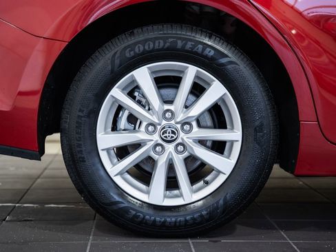 Used 2025 Toyota Camry LE image 14