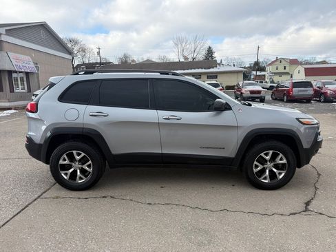 Used 2014 Jeep Cherokee Trailhawk image 8