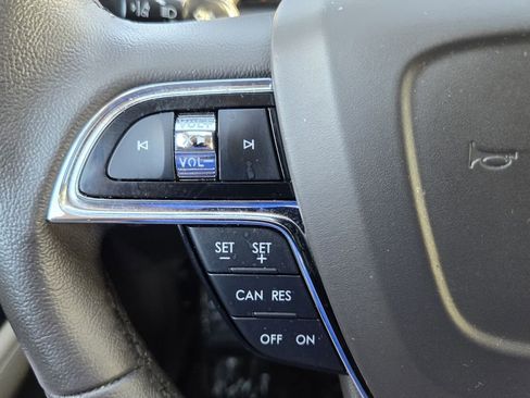 Used 2021 Lincoln Nautilus FWD image 23