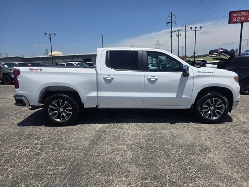 Used 2023 Chevrolet Silverado 1500 LT AWD/4WD image 7