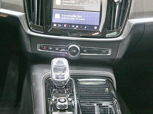 Certified 2024 Volvo S90 T8 Ultimate image 31