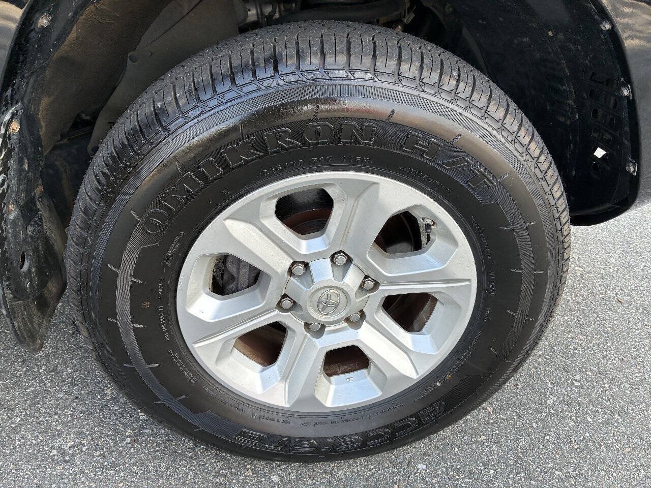 Used 2019 Toyota 4Runner SR5 AWD/4WD image 25
