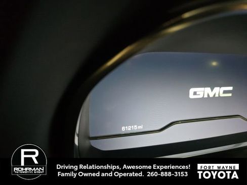 Used 2022 GMC Yukon SLT image 3