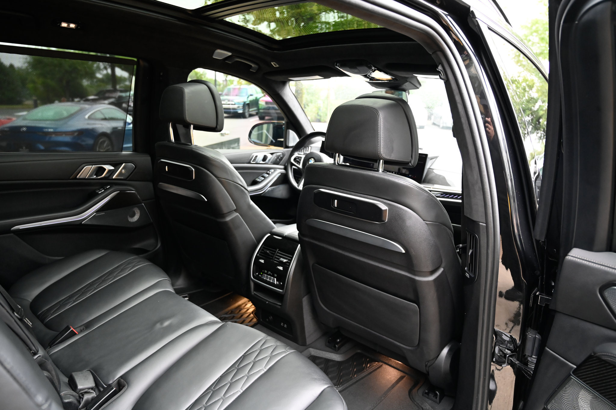 Used 2024 BMW X7 M60i w/ Executive Package AWD/4WD image 50