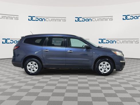 Used 2014 Chevrolet Traverse LS FWD image 2