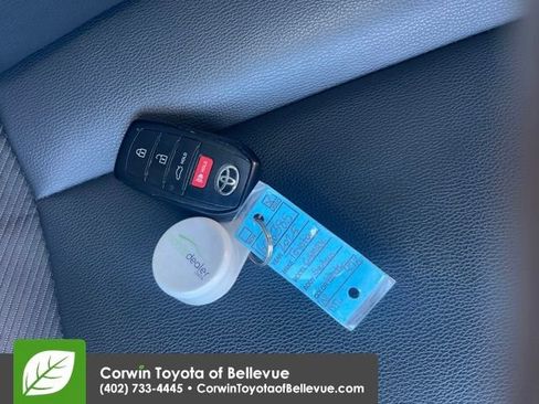 Used 2025 Toyota Camry SE image 29