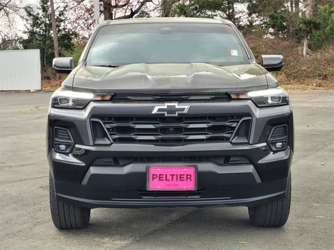 Used 2024 Chevrolet Colorado LT w/ LT Convenience Package III image 2