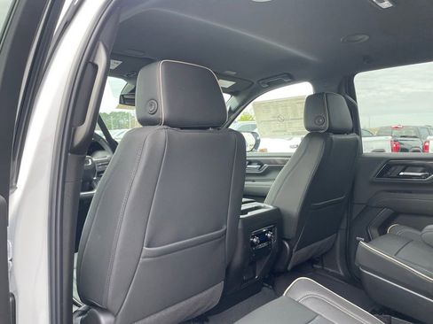 New 2026 GMC Yukon XL Elevation image 23