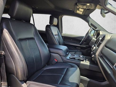 Used 2019 Ford Expedition XLT w/ Equipment Group 202A RWD image 22