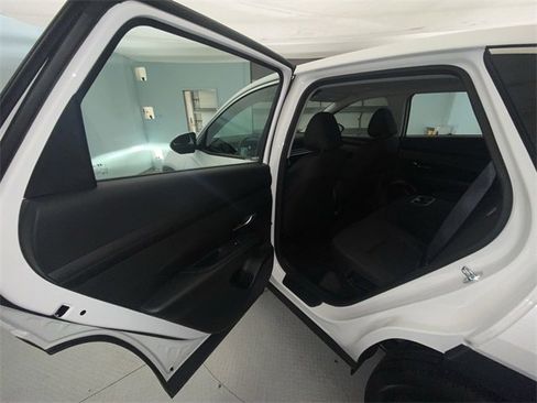 Used 2025 Hyundai Tucson SE image 22