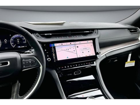 New 2026 Jeep Grand Cherokee L 4WD image 8