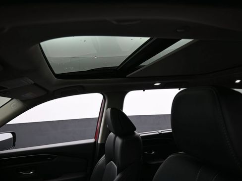 Used 2024 Honda Pilot Touring image 11