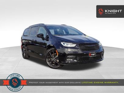 Used 2026 Chrysler Pacifica Limited w/ S Appearance Package